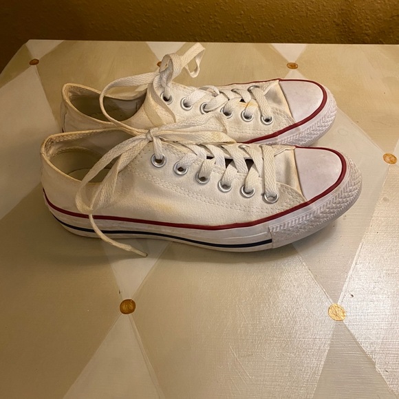 Converse - Picture 1 of 2